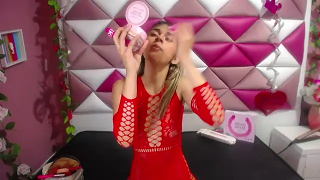 Snapshot of NahomiConnor_ chatting on January 17, 3:53 pm NahomiConnor online show from January 17, 3:53 pm