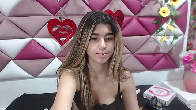 Snapshot of NahomiConnor_ chatting on February 13, 10:22 pm NahomiConnor online show from February 13, 10:22 pm