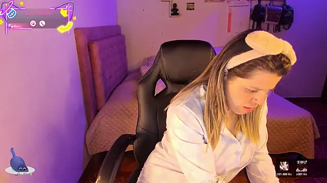 Sabrina Hall  online show from December 20, 11:28 am