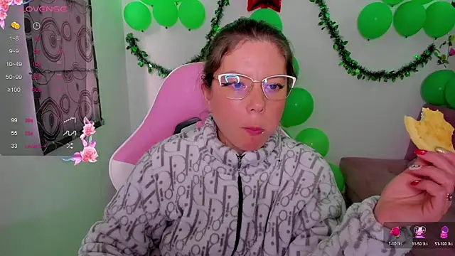 Snapshot of Susana_garcia_ chatting on December 13, 10:23 pm Susana garcia  online show from December 13, 10:23 pm