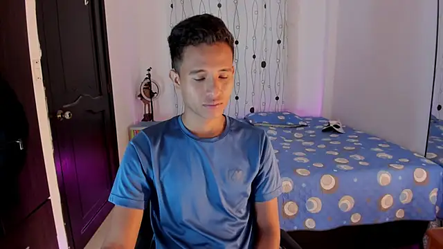 Snapshot of alessandro_wizard chatting on February 11, 7:38 pm alessandro wizard online show from February 11, 7:38 pm