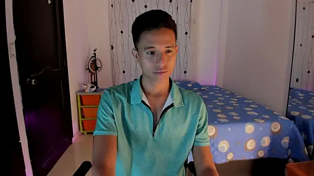 Snapshot of alessandro_wizard chatting on February 12, 9:54 pm alessandro wizard online show from February 12, 9:54 pm