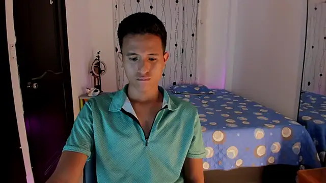 Snapshot of alessandro_wizard chatting on February 13, 2:23 am alessandro wizard online show from February 13, 2:23 am