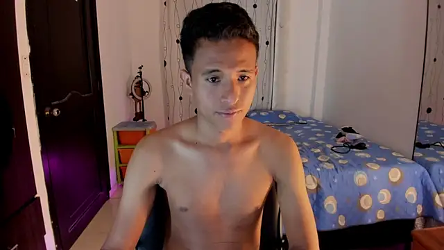 Snapshot of alessandro_wizard chatting on February 14, 12:30 am alessandro wizard online show from February 14, 12:30 am