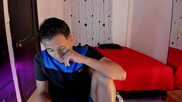 Snapshot of alessandro_wizard chatting on February 17, 10:14 pm alessandro wizard online show from February 17, 10:14 pm