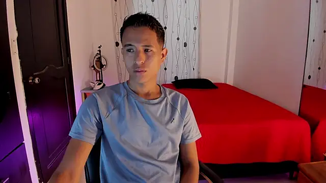 Snapshot of alessandro_wizard chatting on February 18, 3:32 pm alessandro wizard online show from February 18, 3:32 pm