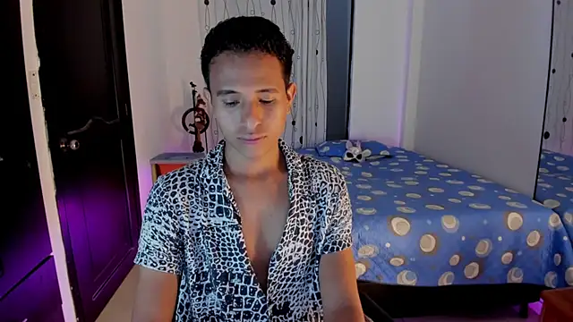 Snapshot of alessandro_wizard chatting on March 7, 10:32 pm alessandro wizard online show from March 7, 10:32 pm