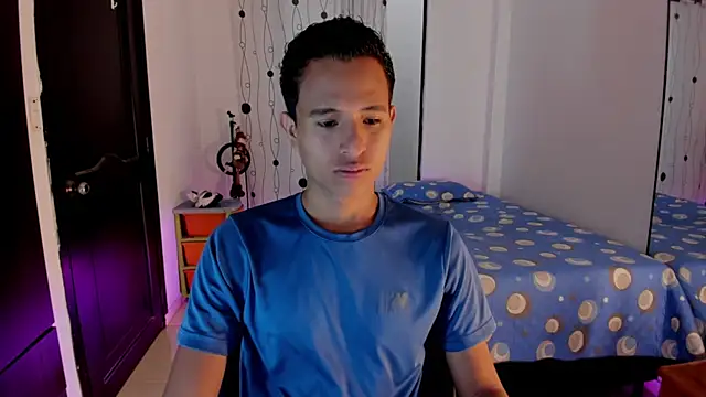 Snapshot of alessandro_wizard chatting on March 11, 1:34 pm alessandro wizard online show from March 11, 1:34 pm