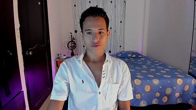 Snapshot of alessandro_wizard chatting on March 15, 12:56 pm alessandro wizard online show from March 15, 12:56 pm