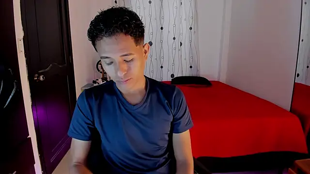 Snapshot of alessandro_wizard chatting on March 21, 1:56 pm alessandro wizard online show from March 21, 1:56 pm