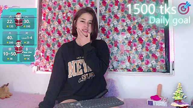 -Gwen- online show from December 17, 4:01 am