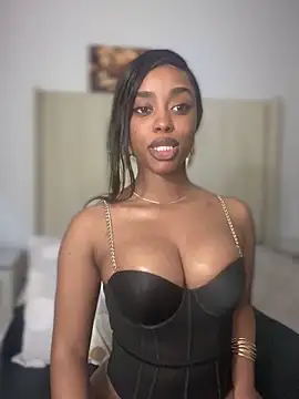 Snapshot of BhadBhad_Kitty chatting on October 9, 6:00 am BhadBhad Kitty online show from October 9, 6:00 am