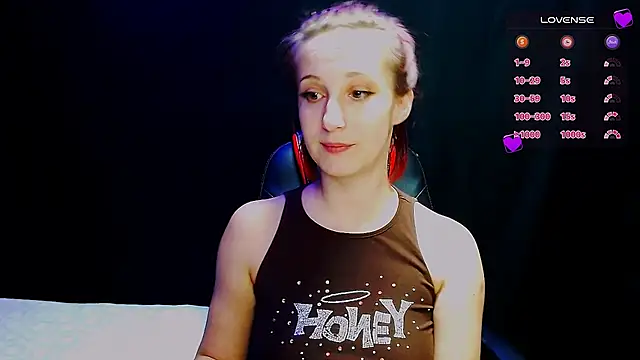 Snapshot of AgathaNoxe chatting on December 5, 6:21 am AgathaNoxe online show from December 5, 6:21 am