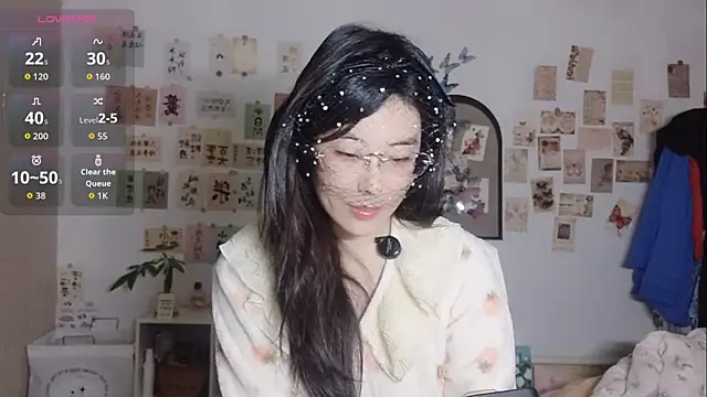 Snapshot of alisa-520 chatting on October 27, 1:15 pm alisa-520 online show from October 27, 1:15 pm