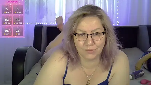 AngelinaGlam online show from October 12, 10:58 am