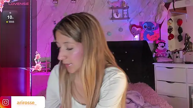 Snapshot of ariana_rosse__ chatting on February 15, 1:46 am ariana rosse online show from February 15, 1:46 am