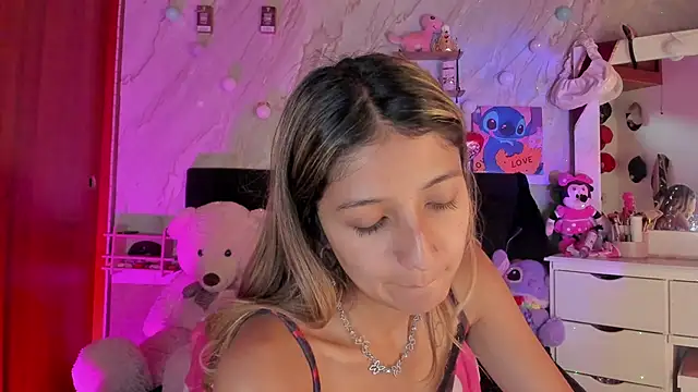 Snapshot of ariana_rosse__ chatting on April 11, 3:16 pm ariana rosse online show from April 11, 3:16 pm