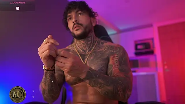 Snapshot of mariano_costa chatting on January 17, 3:33 am mariano costa online show from January 17, 3:33 am