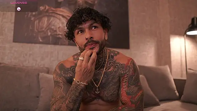 Snapshot of mariano_costa chatting on February 1, 12:31 am mariano costa online show from February 1, 12:31 am