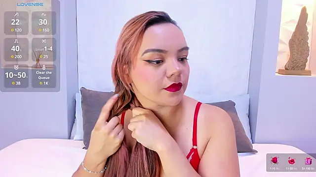 EmilyRouss  online show from March 10, 7:07 pm