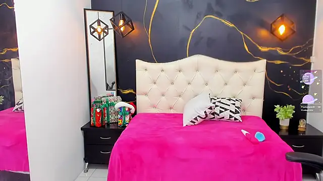 lizortiz online show from December 7, 9:55 pm