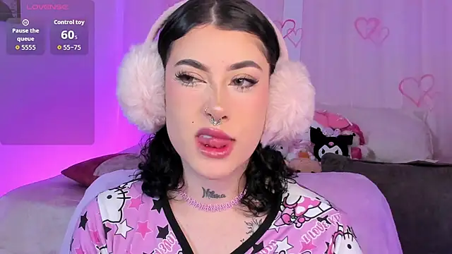 melody suarez online show from November 2, 10:23 pm