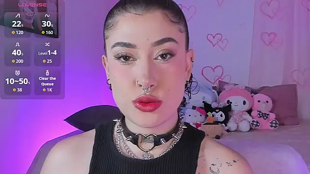 melody suarez online show from November 23, 11:15 pm