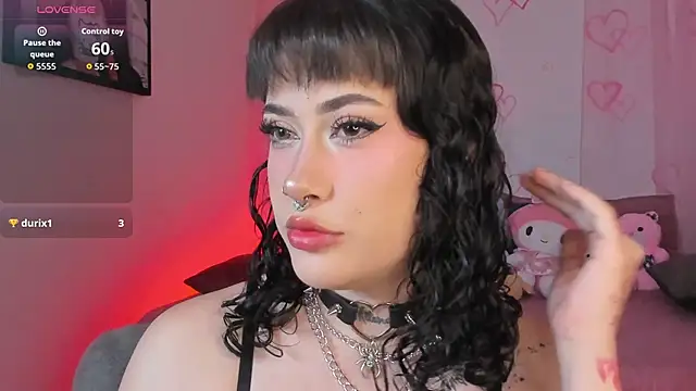 melody suarez online show from December 14, 11:09 pm