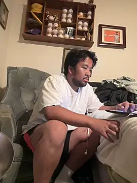 bigasianloads25 online show from May 18, 5:02 am