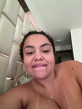 Snapshot of valeria2019hot chatting on December 22, 8:39 pm valeria2019hot online show from December 22, 8:39 pm