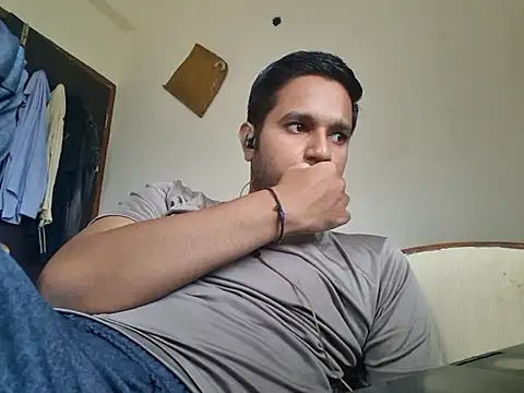 Jonrobinso online show from October 13, 5:51 am