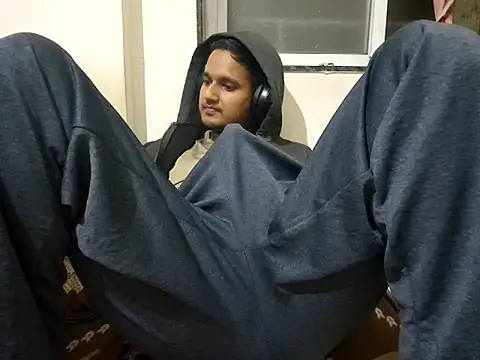 Jonrobinso online show from December 1, 5:51 pm