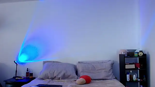 anika lowen02 online show from February 25, 8:30 pm