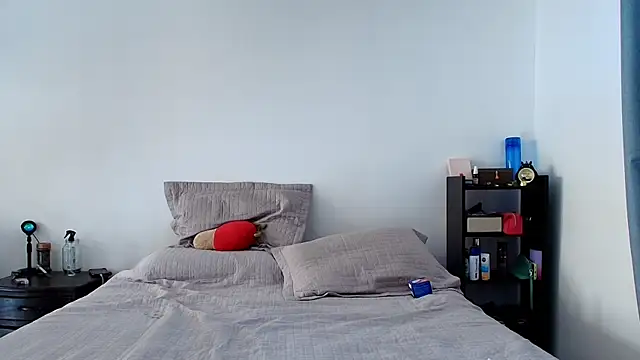 anika lowen02 online show from March 18, 2:26 pm