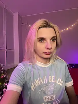 LoveLuna  online show from January 2, 1:27 am