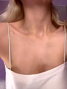 LoveLuna  online show from November 9, 9:13 pm