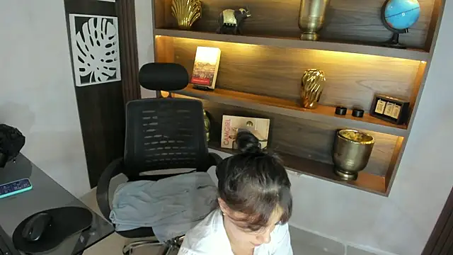 MelaniieRoux online show from January 17, 7:39 pm