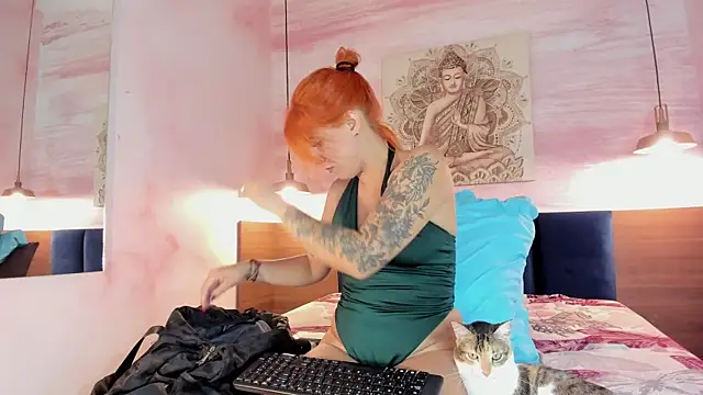 MelaniieRoux online show from February 6, 7:50 pm