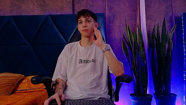 Lion Foster01 online show from December 4, 9:34 pm