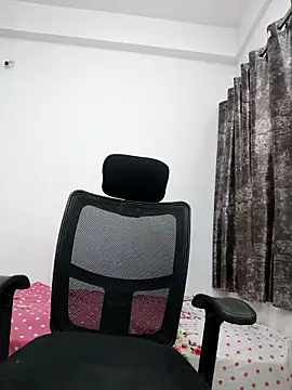 sanaya baby online show from April 4, 6:49 pm