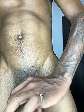 AaronCruz  online show from February 9, 6:33 am