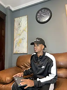 AaronCruz  online show from February 15, 1:27 pm