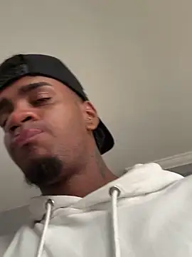 AaronCruz  online show from March 10, 7:18 pm