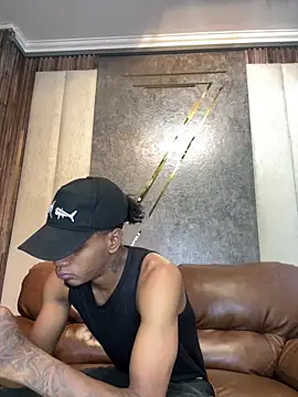 AaronCruz  online show from March 18, 7:10 pm