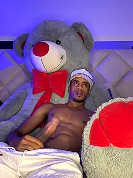 AaronCruz  online show from October 14, 4:46 am