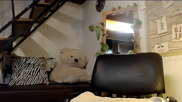 Snapshot of luna_sky83 chatting on February 25, 5:41 am luna sky83 online show from February 25, 5:41 am