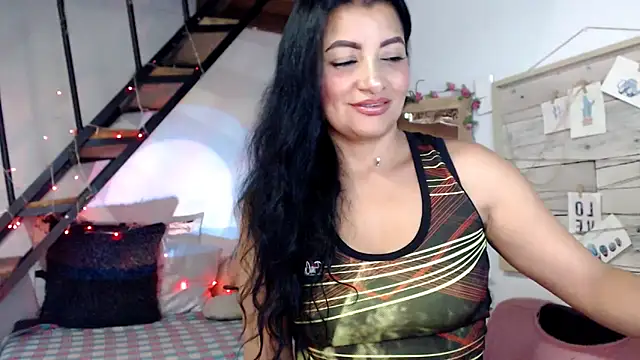 Snapshot of luna_sky83 chatting on December 23, 5:38 am luna sky83 online show from December 23, 5:38 am