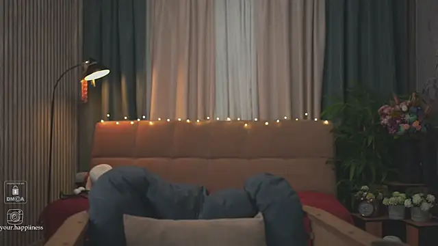 Feral Berrry  online show from December 13, 3:11 pm