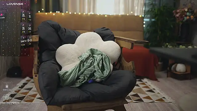 Feral Berrry  online show from February 13, 9:30 am