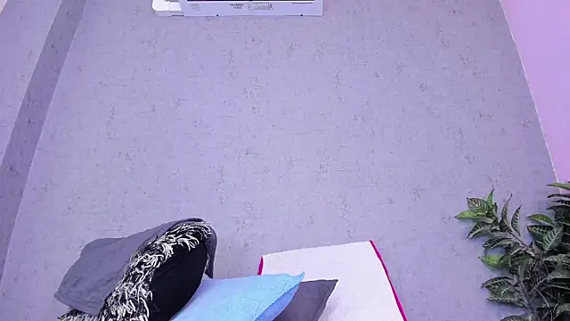 Tiffany mendez online show from April 15, 12:01 pm